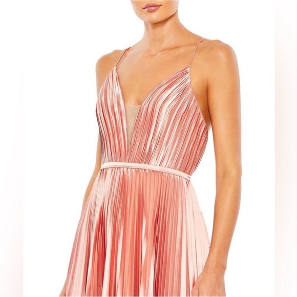 IEENA 1 FOR MAC DUGGAL Pleated Rose Gold Maxi Dresss size 12 women NWT $398 - Picture 3 of 11